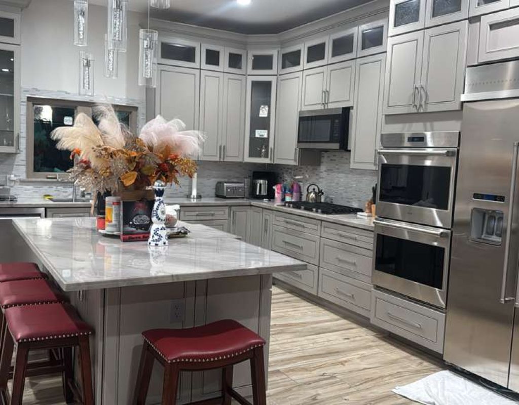 Professional cleaners maintaining fresh and organized homes in Manvel, TX