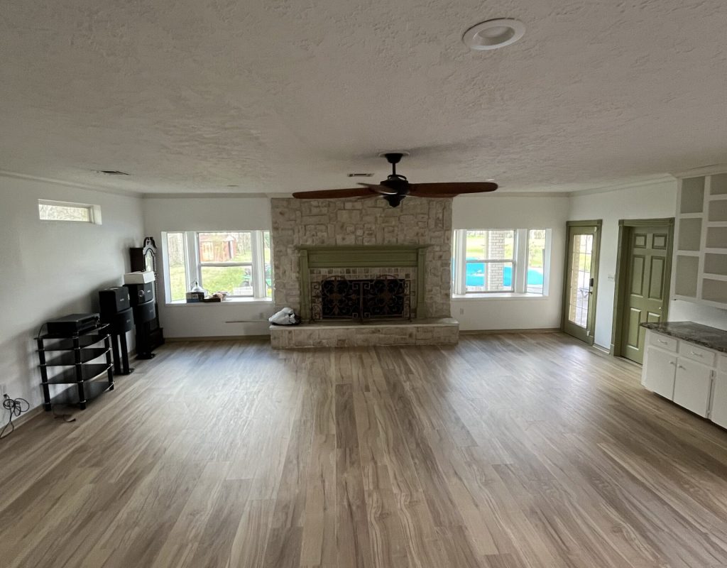 Professional cleaners sanitizing and refreshing homes before move in Houston, TX